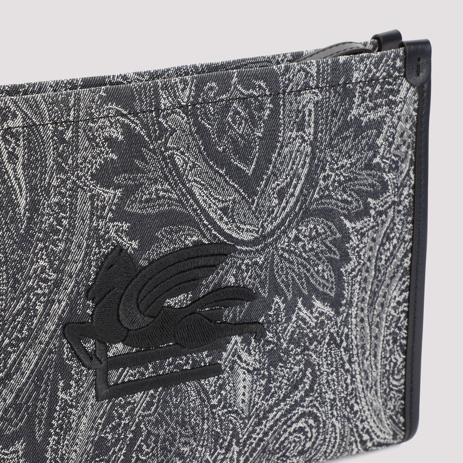 Etro Paisley-jacquard Pattern Pouch In Black