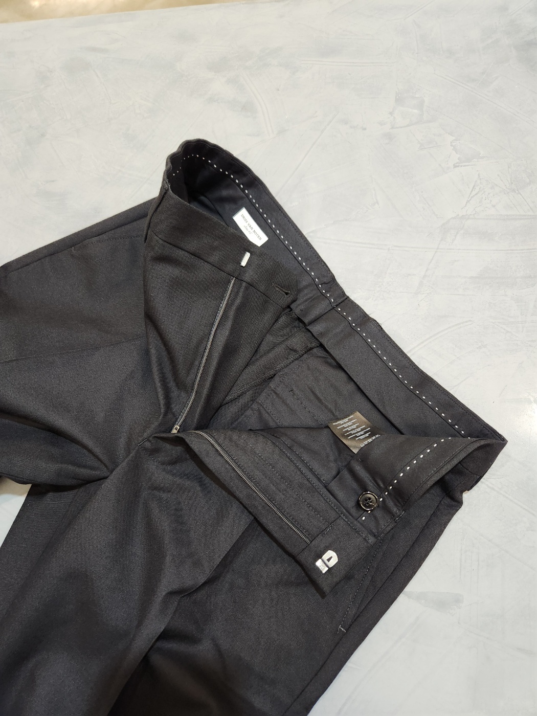 Dries Van Noten Front Pleated Casual Pants In Black