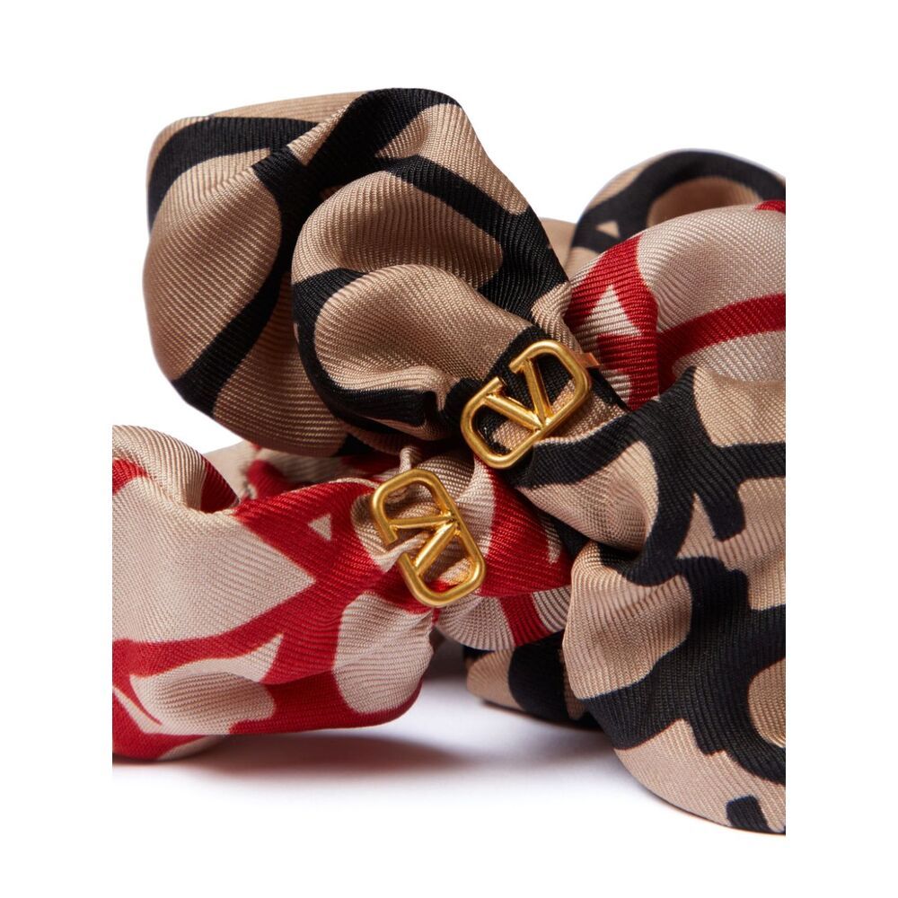 Valentino Toile Iconographe Scrunchies Set In Silk With Vlogo Appliqué In Yellow