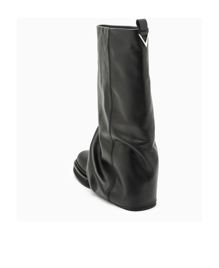Attico Stylish Combat Boots With Square Toe Design In Black
