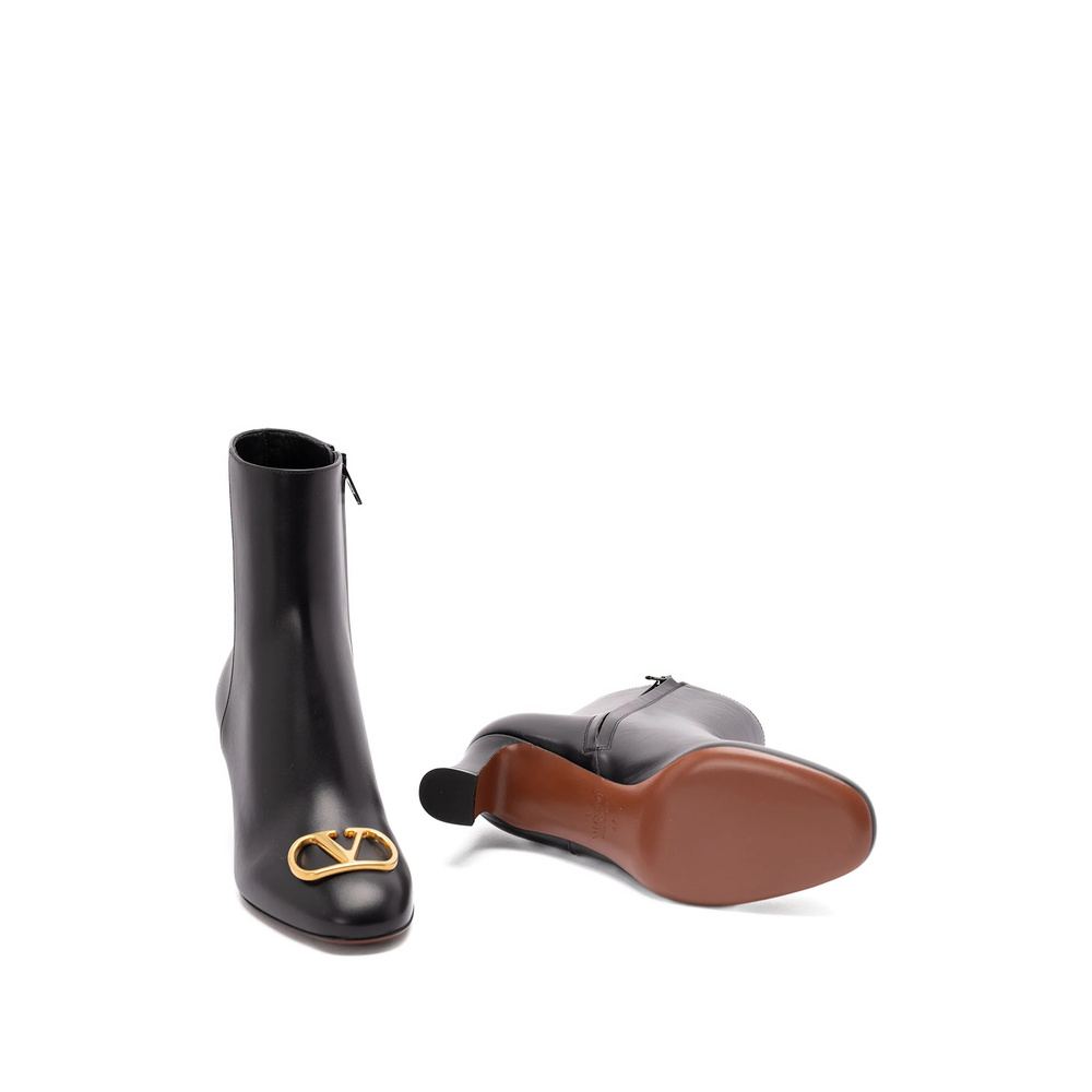 Valentino 60mm Logo-plaque Leather Boots In Black