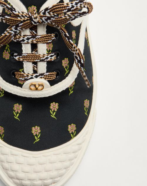 Shop Valentino Bay By Bay Trainers In Papier Floral Fabric In Black