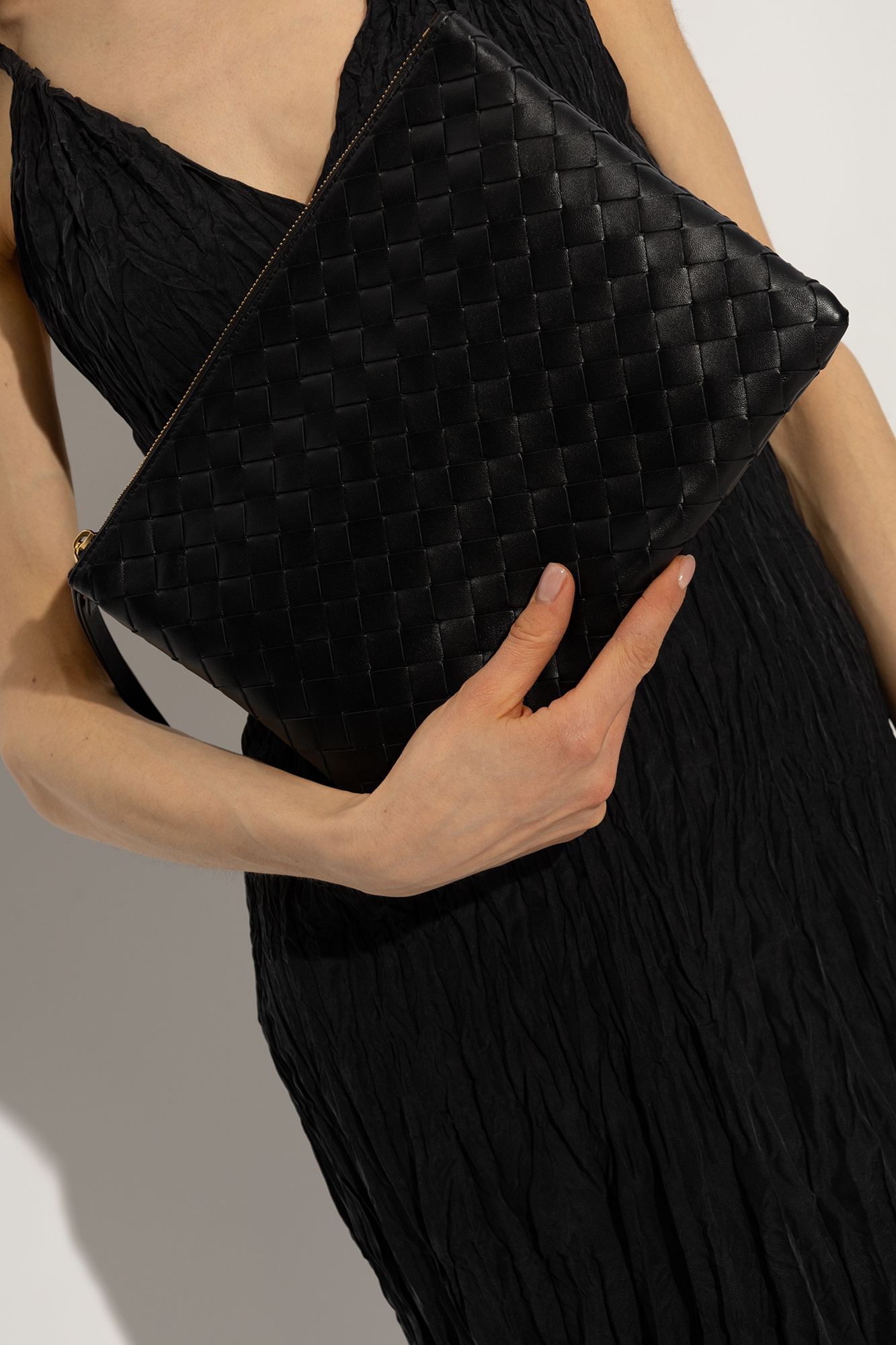 Bottega Veneta Medium Intrecciato Leather Pouch In Black