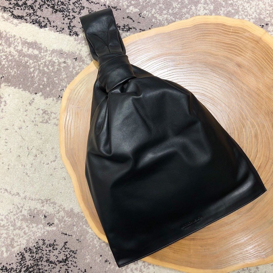 BOTTEGA VENETA BV TWIST CLUTCH