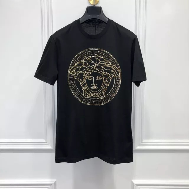 Shop Versace Medusa Print T-shirt In Black