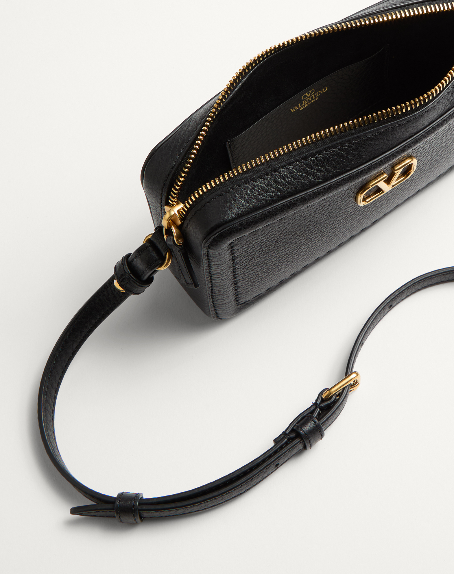 Valentino Garavani Altime Zippered Shoulder Bag In Black