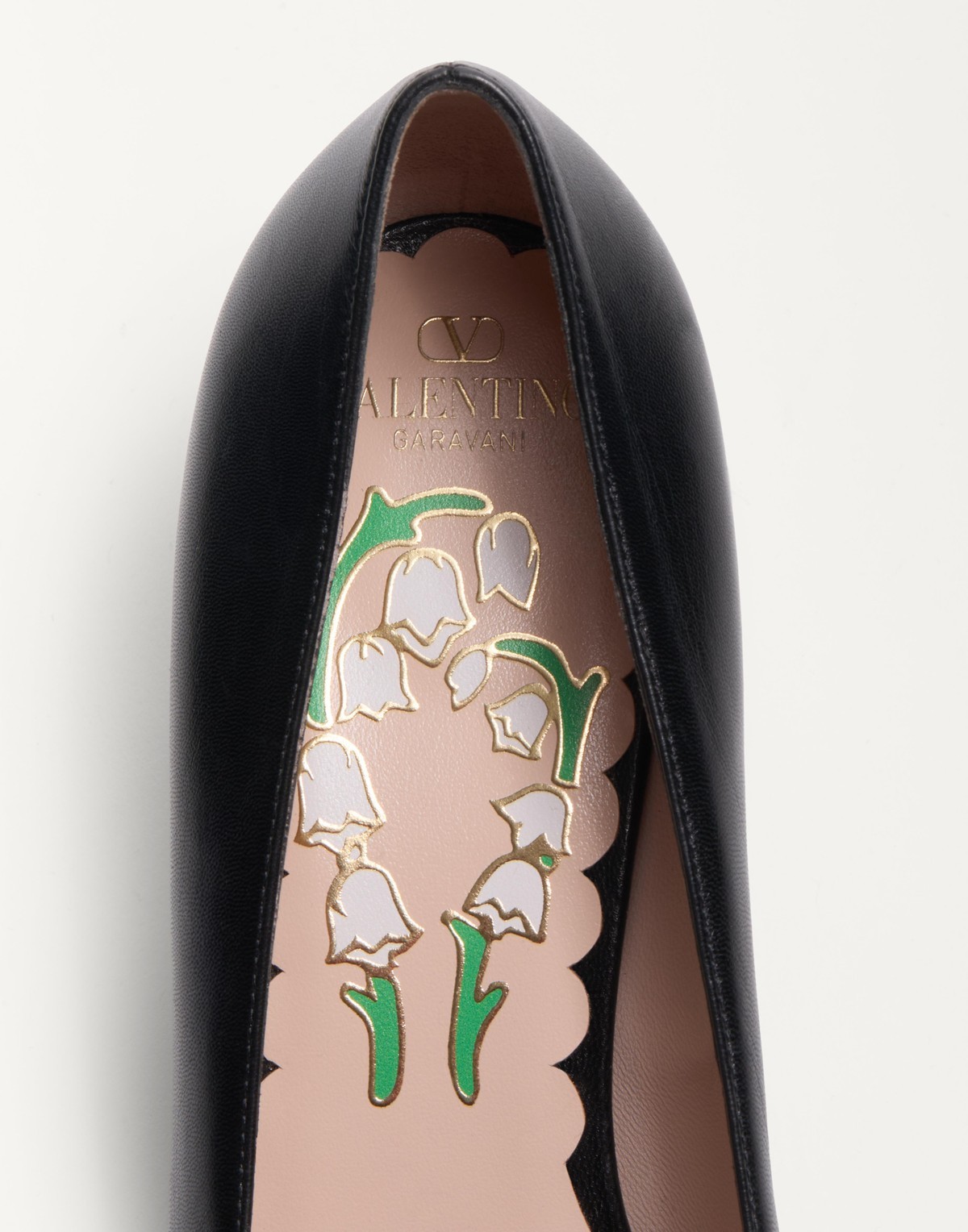 Shop Valentino Bowow Pump In Kidskin 45mm In Black