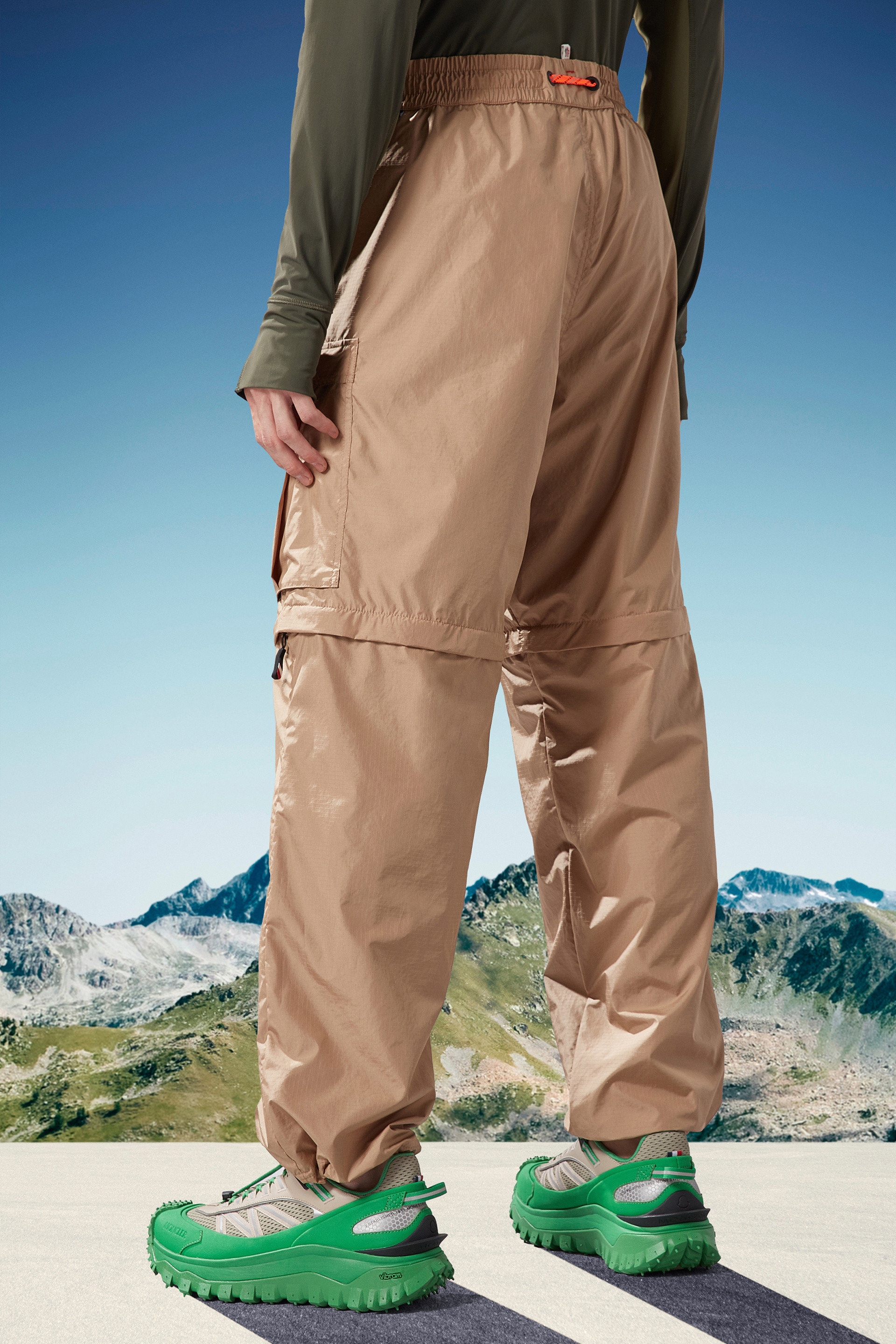 Moncler Drawstring Detachable-leg Trousers In Brown