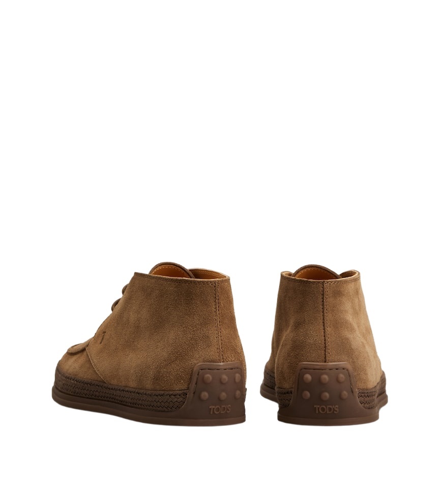 Tod's Round Head Desert Boots In Brown