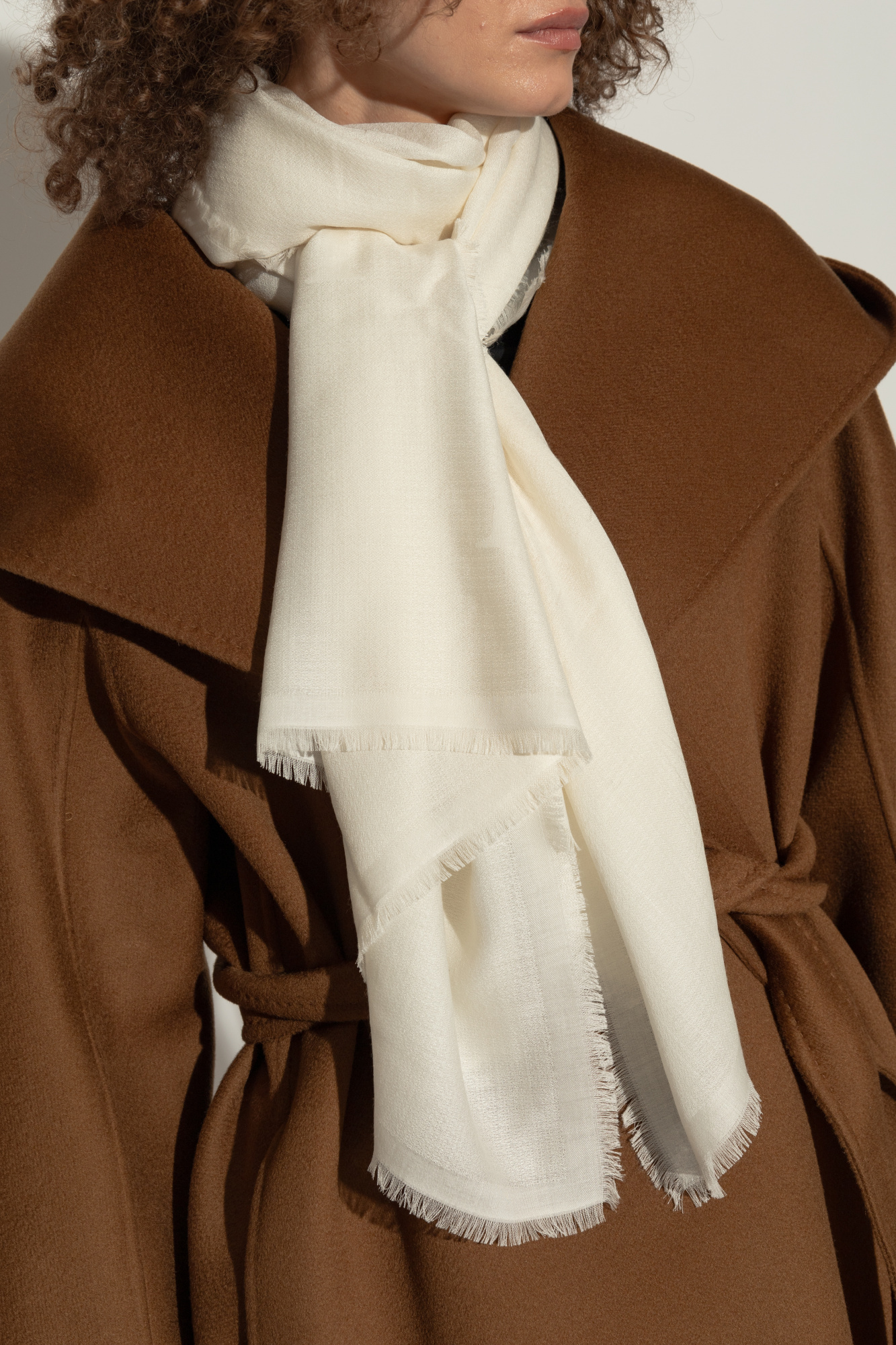 Max Mara Frayed-edge Scarf In White