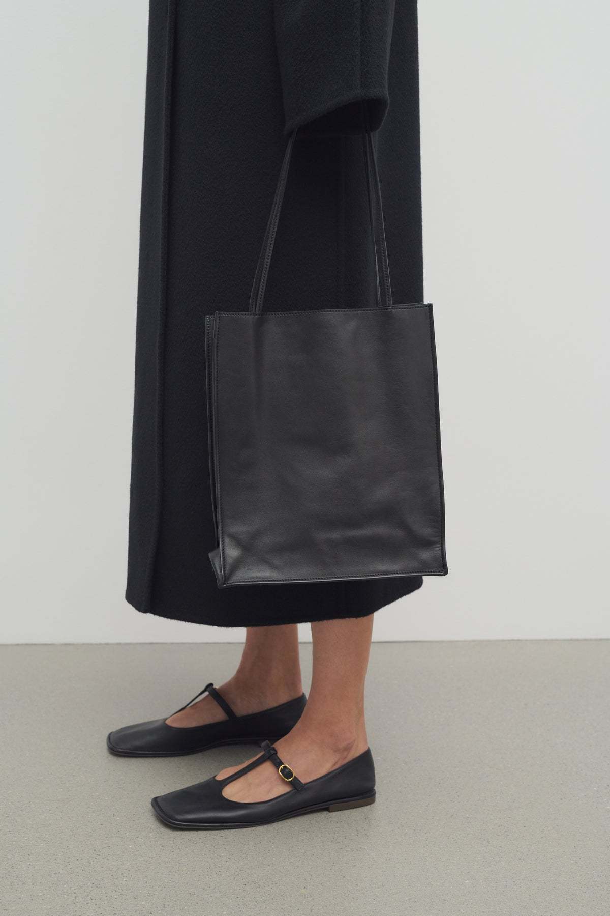 Shop The Row Large To Go Handbag In Black