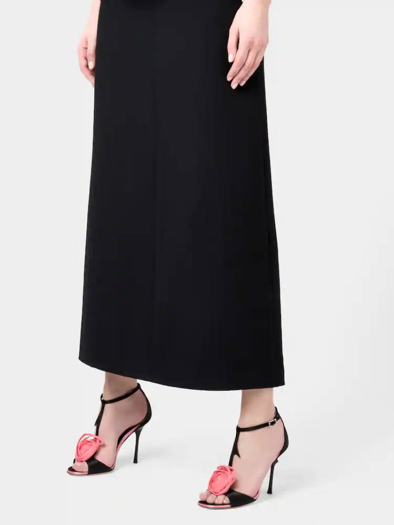 Roger Vivier Rose Vivier Satin T-strap Sandal In Black