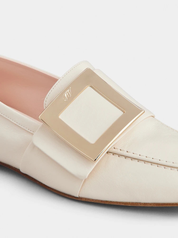 Roger Vivier Logo Flat Shoes In Nude