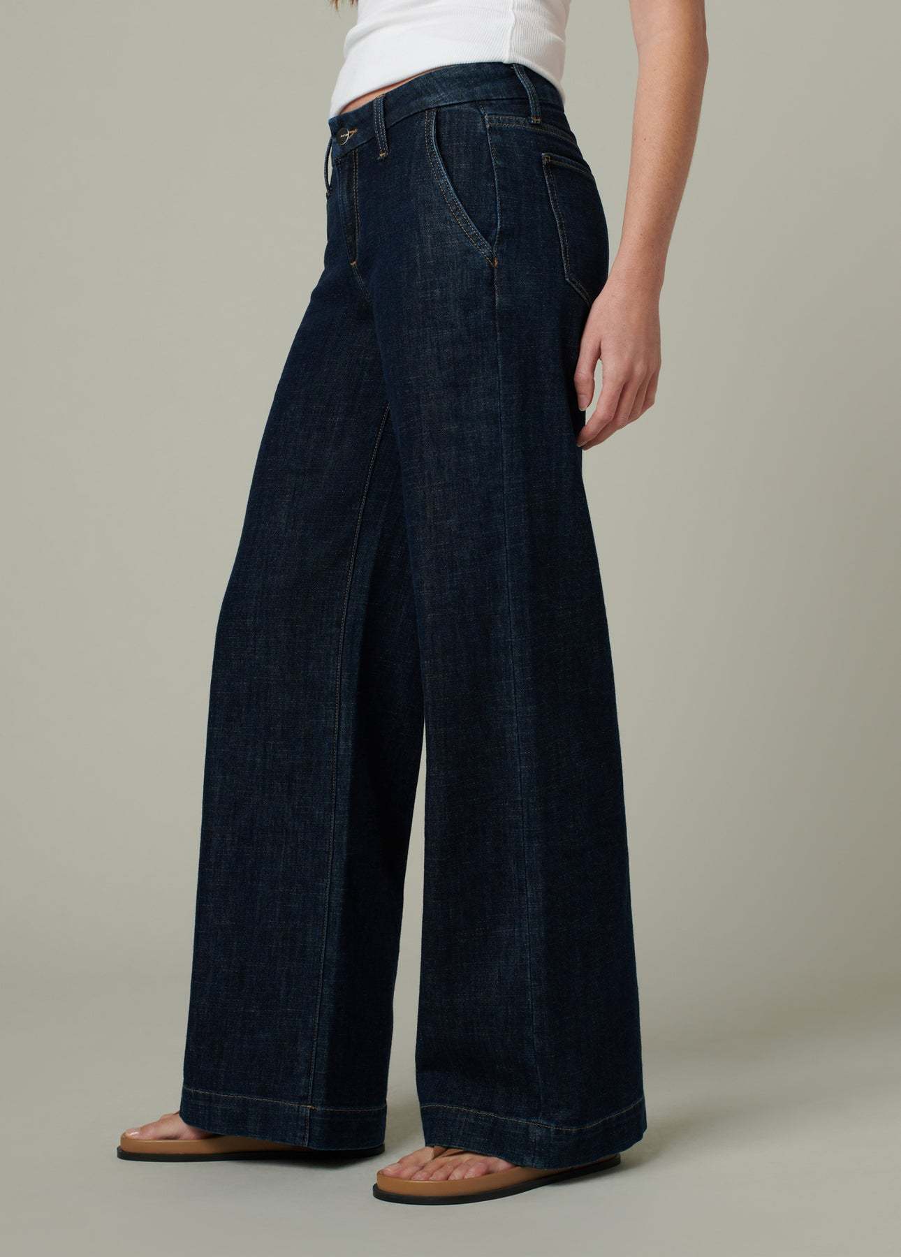 Joe's Jeans Belt-loop Jeans In Black