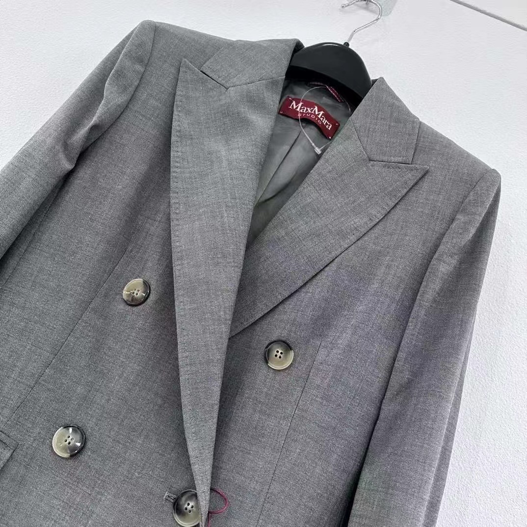 Max Mara Long Sleeved Suit Jacket In Gray