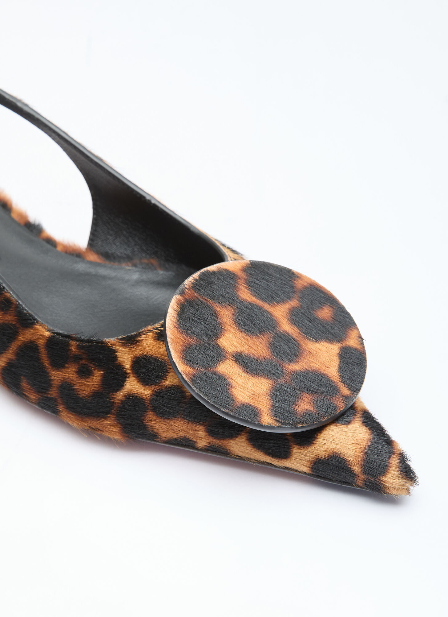 Jacquemus Pointed Flat Shoes In Black
