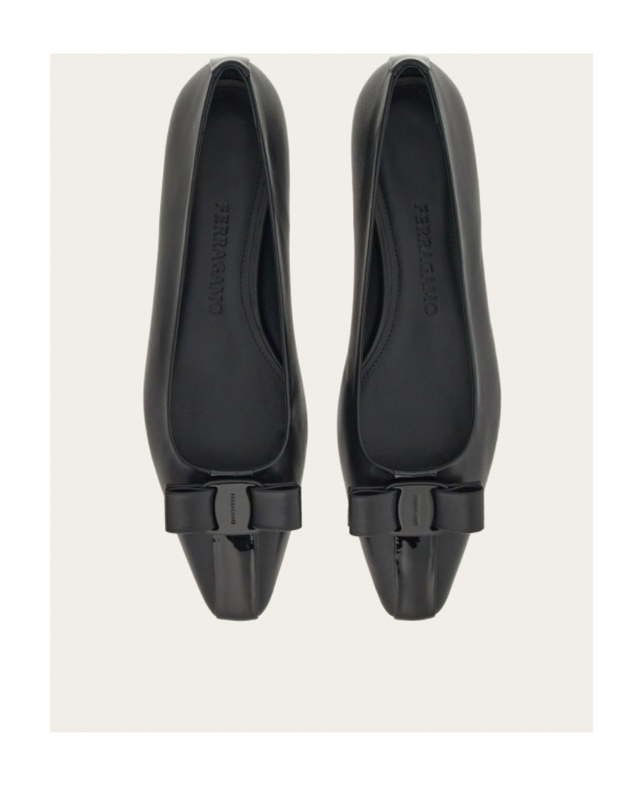 Ferragamo Black Leather Siwar Ballerina Flats In Black