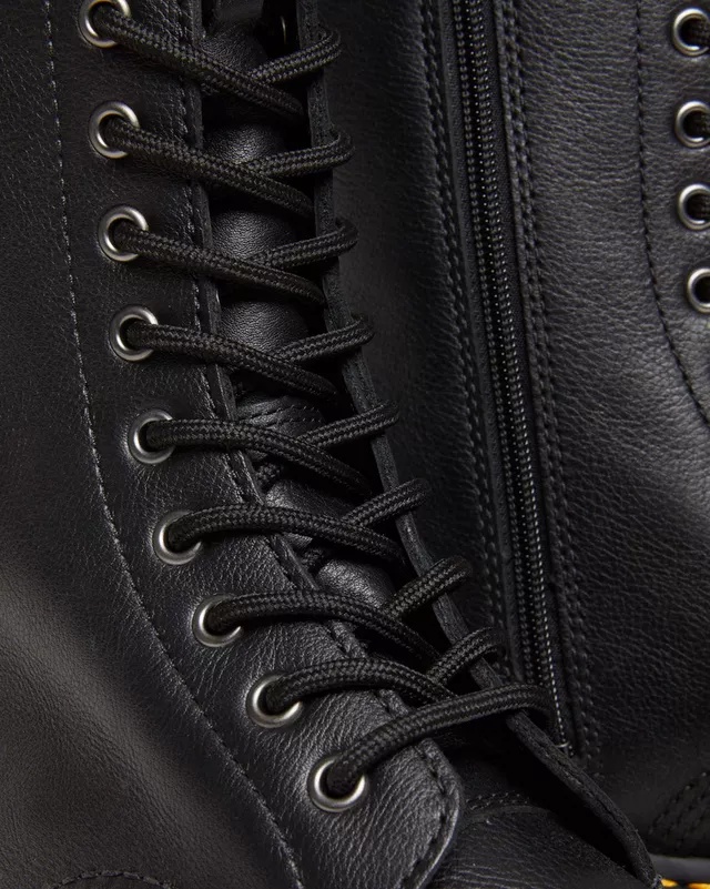 Dr. Martens 1b99 Pisa Middle Tube With Strap Short Tube In Black