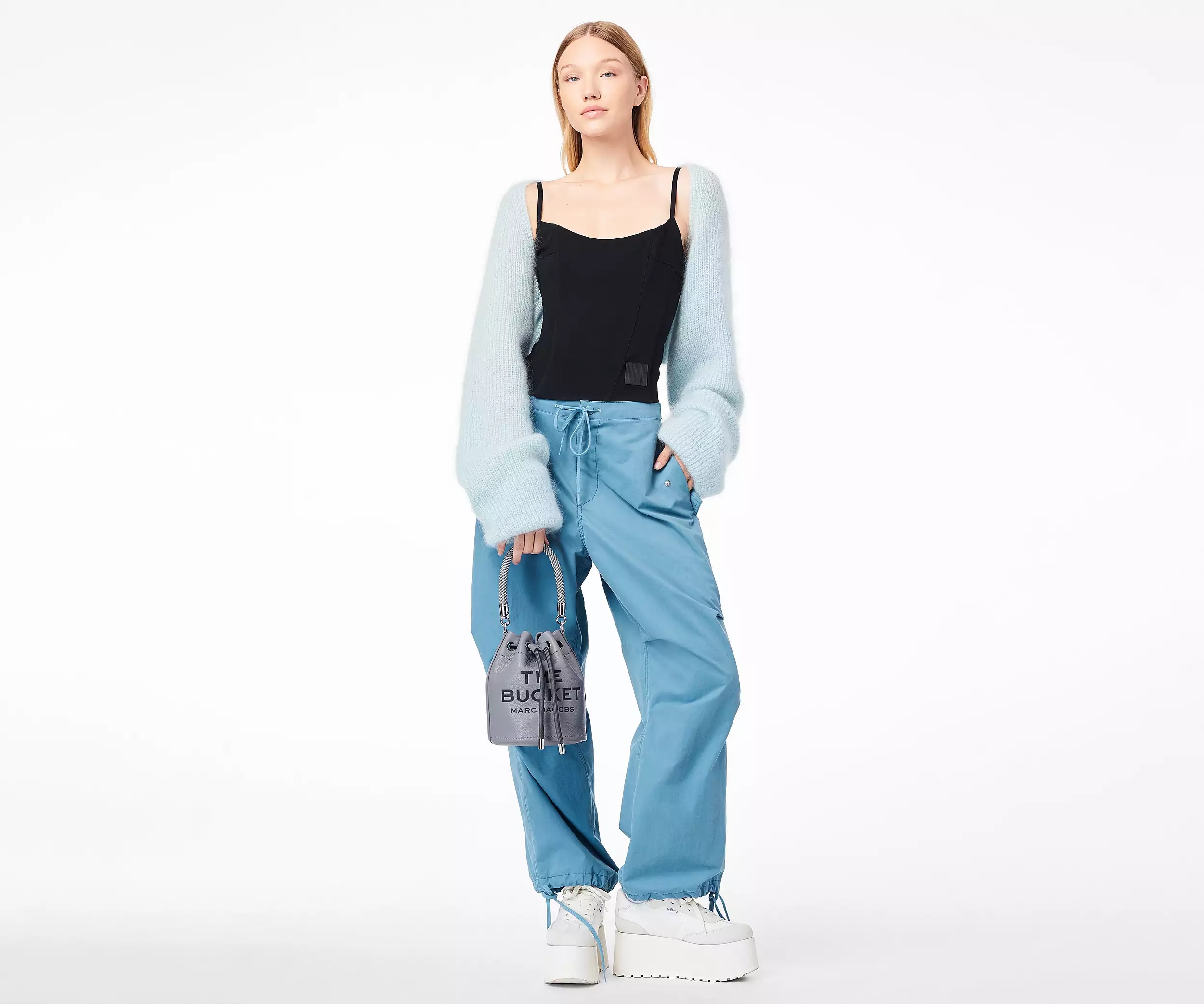 Marc Jacobs The Bucket Bag In Grained Leather In Gray