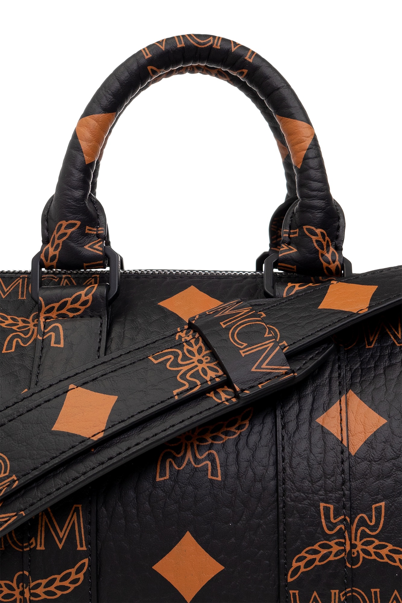 Mcm Zippered Shoulder Bag In Black