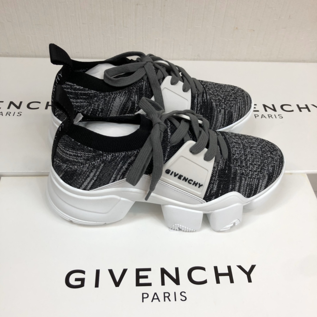 Givenchy Jaw Knit Low Top Sneakers In White