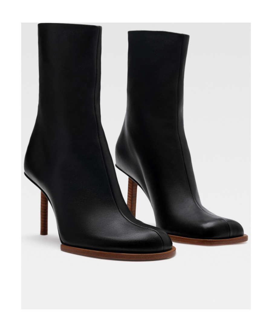 Jacquemus Round Square Ankle Boots In Black