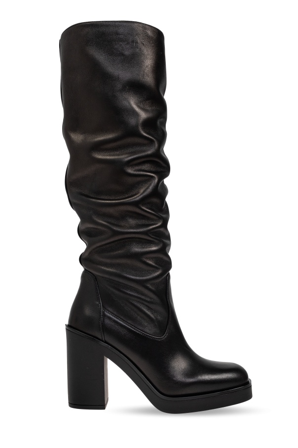Stuart Weitzman Round-head Boots In Black