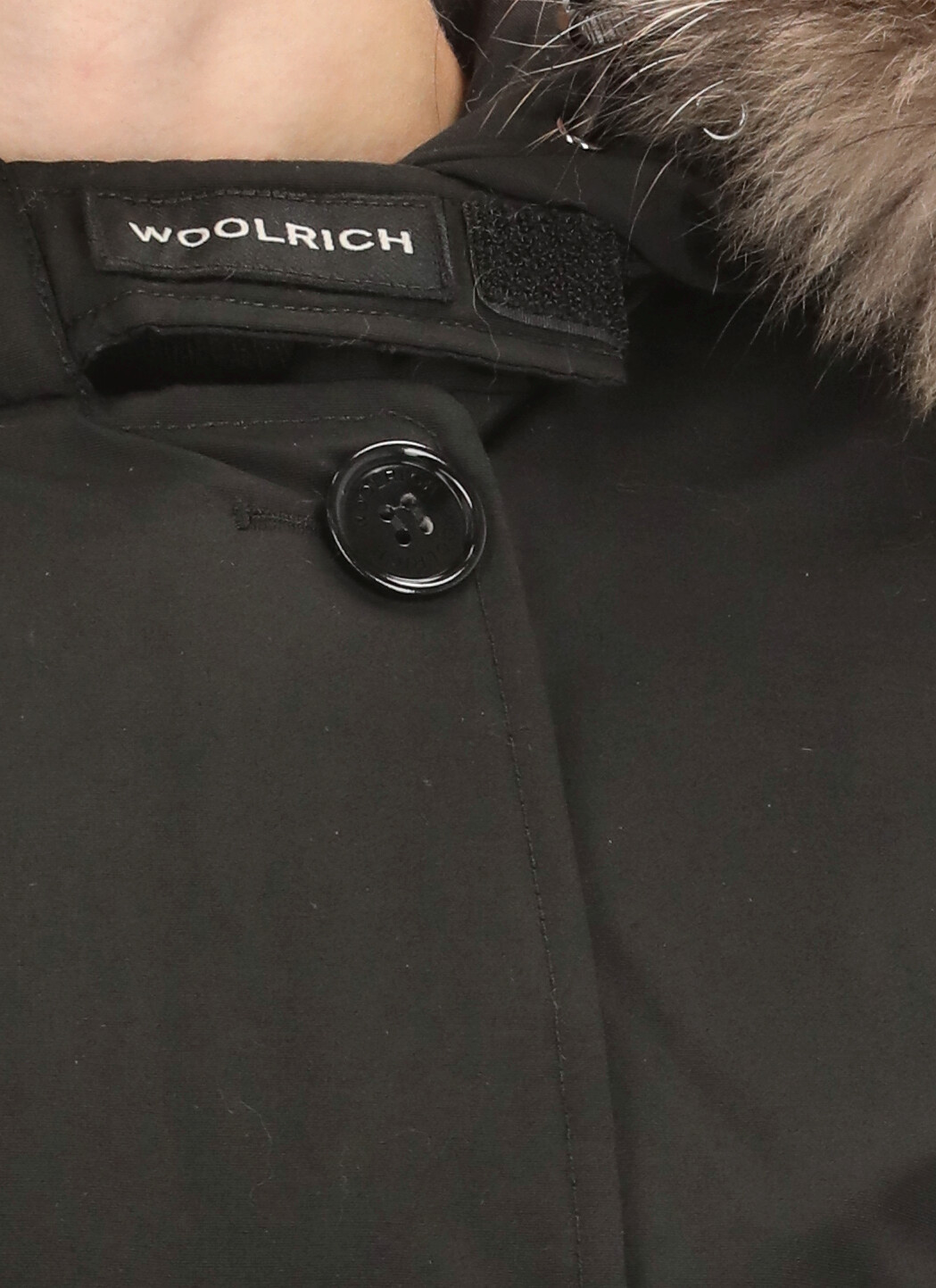 Woolrich Arctic Buttoned Jacket In Black