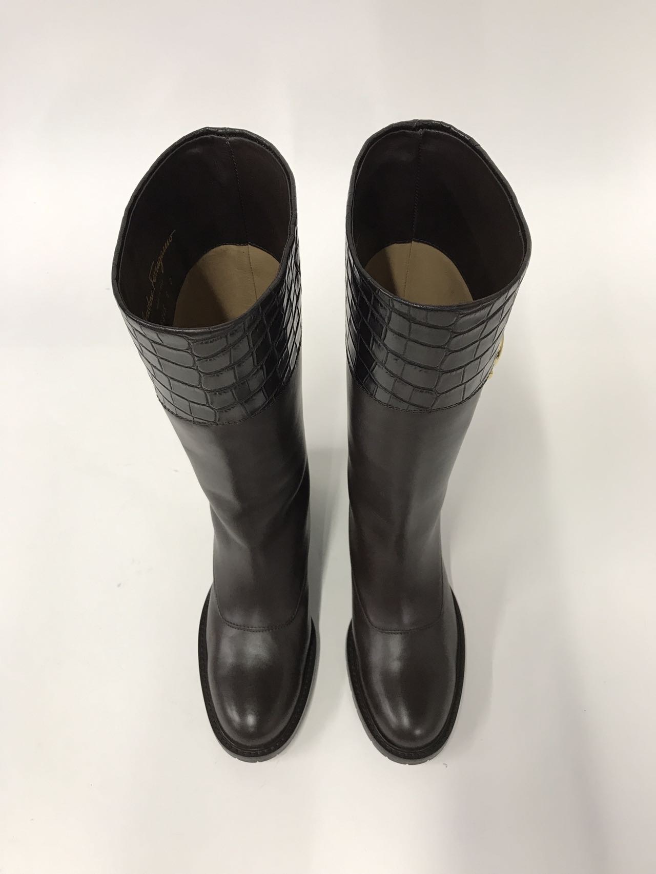 Ferragamo Clasp Boots In Black