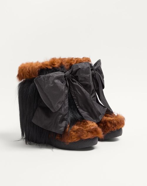 Valentino 45mm Snowish Fur-trimmed Boots In Black