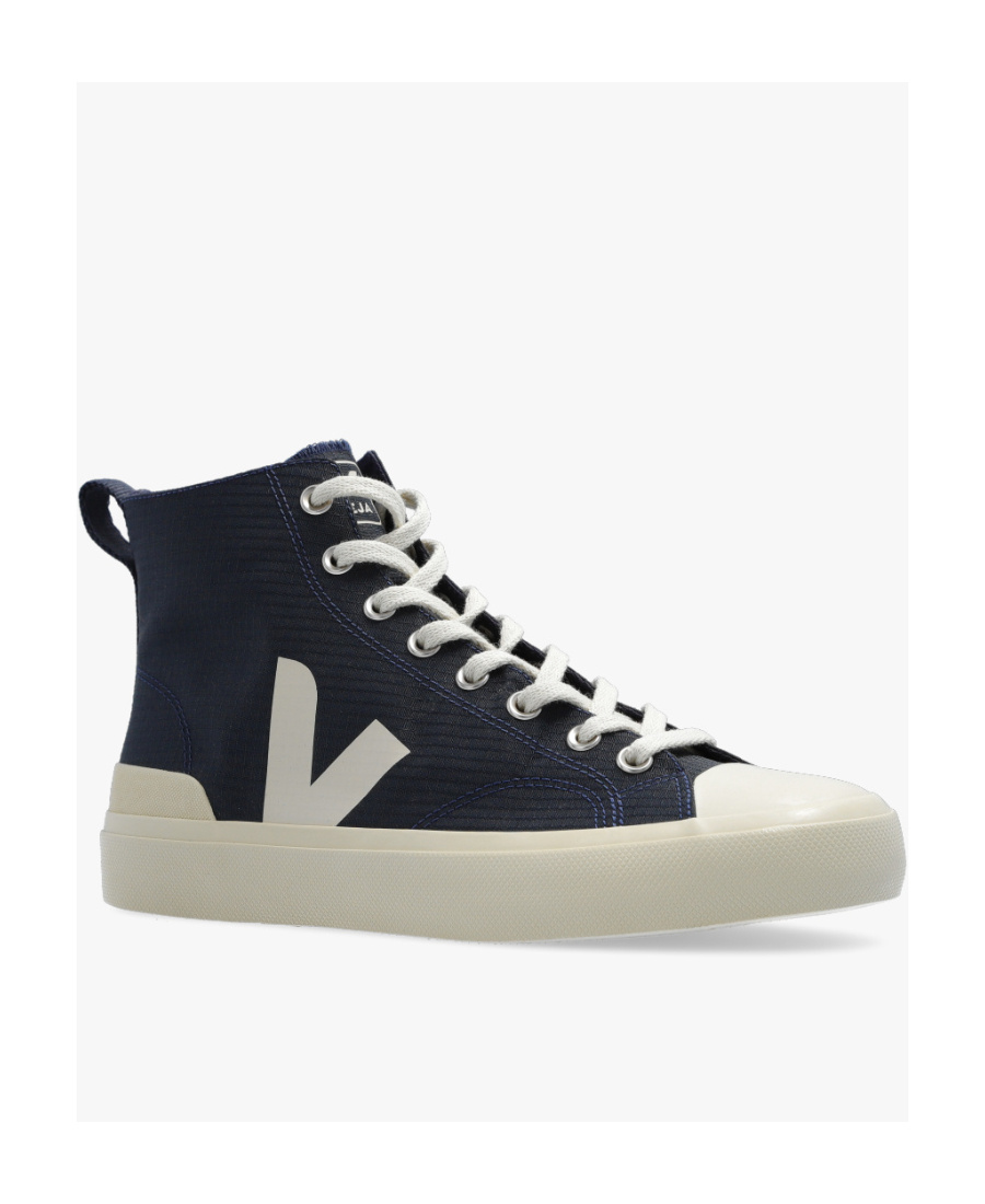 Veja Logo Board Shoes In Black