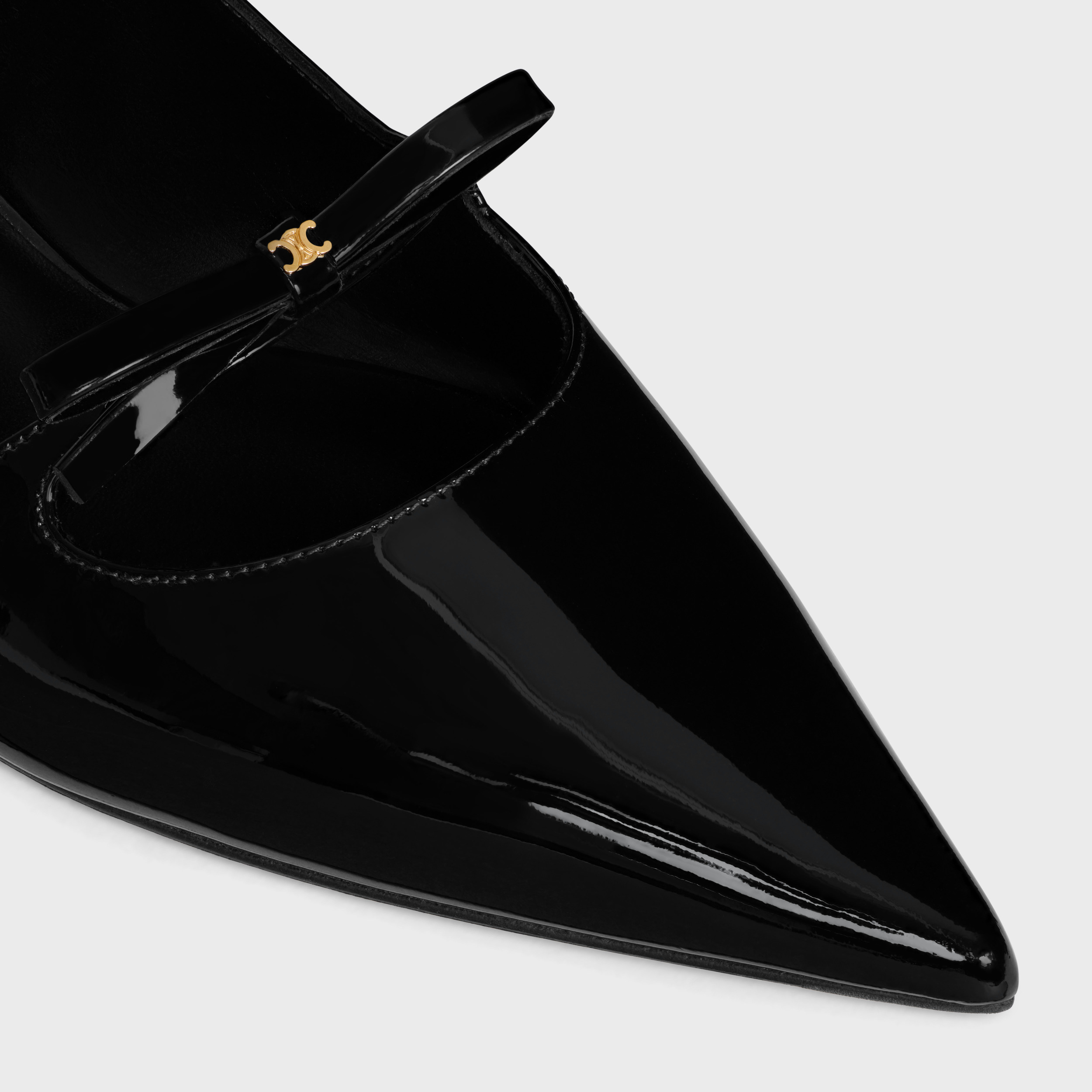 Celine Suzy Pointed Flat Shoes In Black