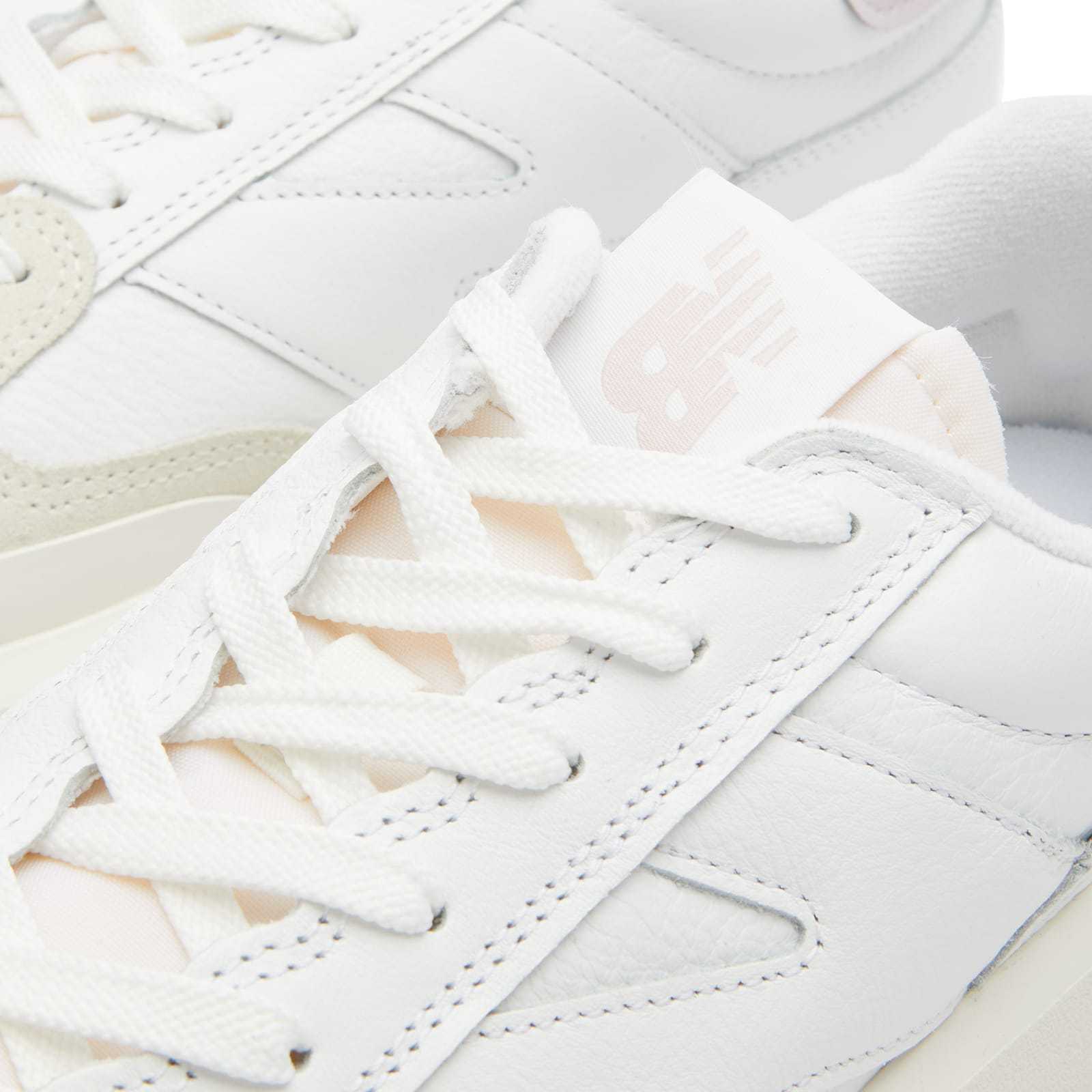 NEW BALANCE CT302 LEATHER LOW-TOP SNEAKERS