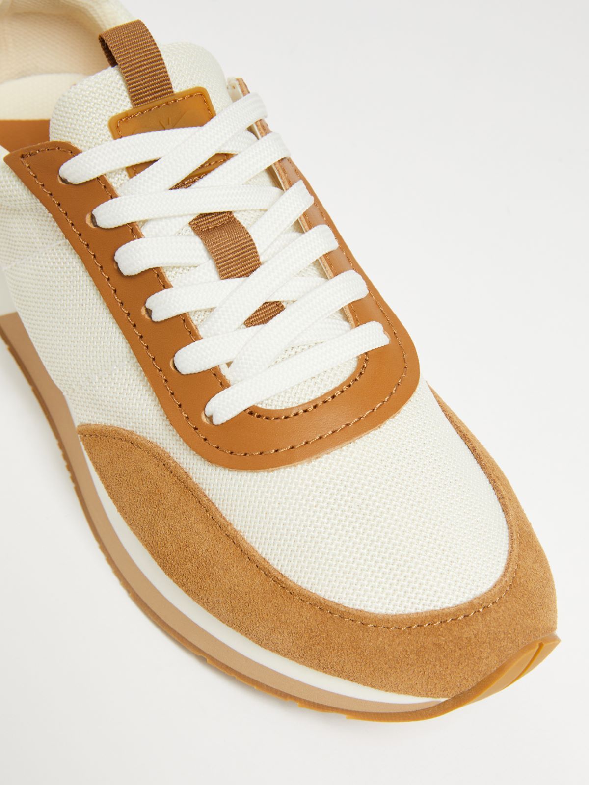 Weekend Max Mara Color Matching Sneakers In White