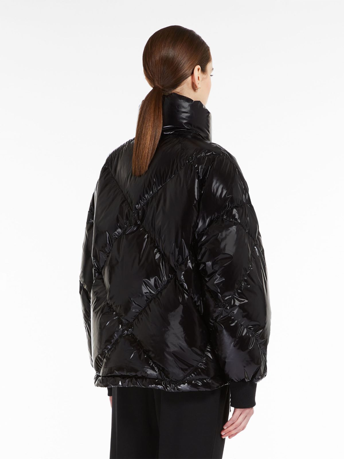 Weekend Max Mara Long-sleeved Zipper Down Jacket In Black