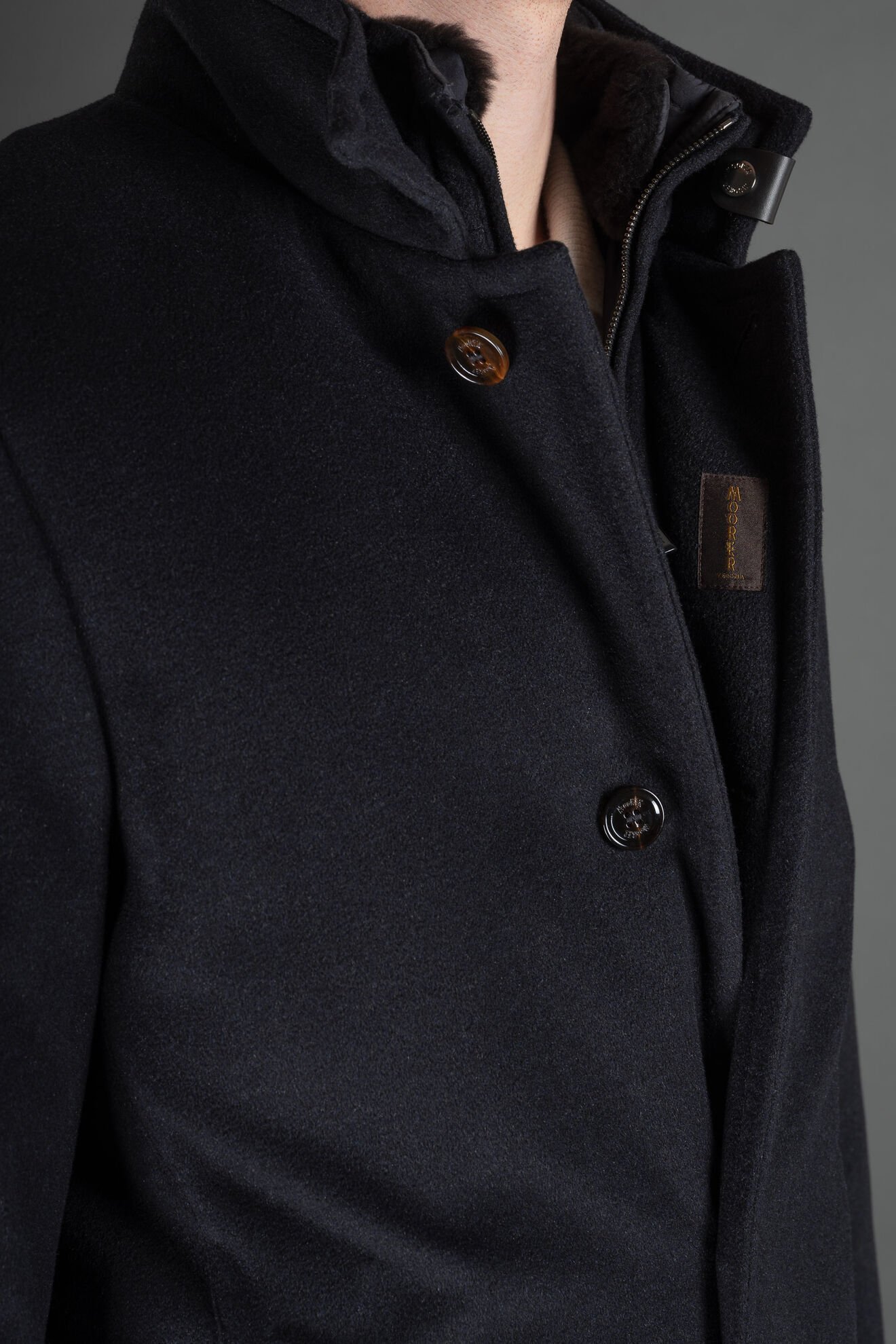 Moorer Long-sleeved Coat In Black