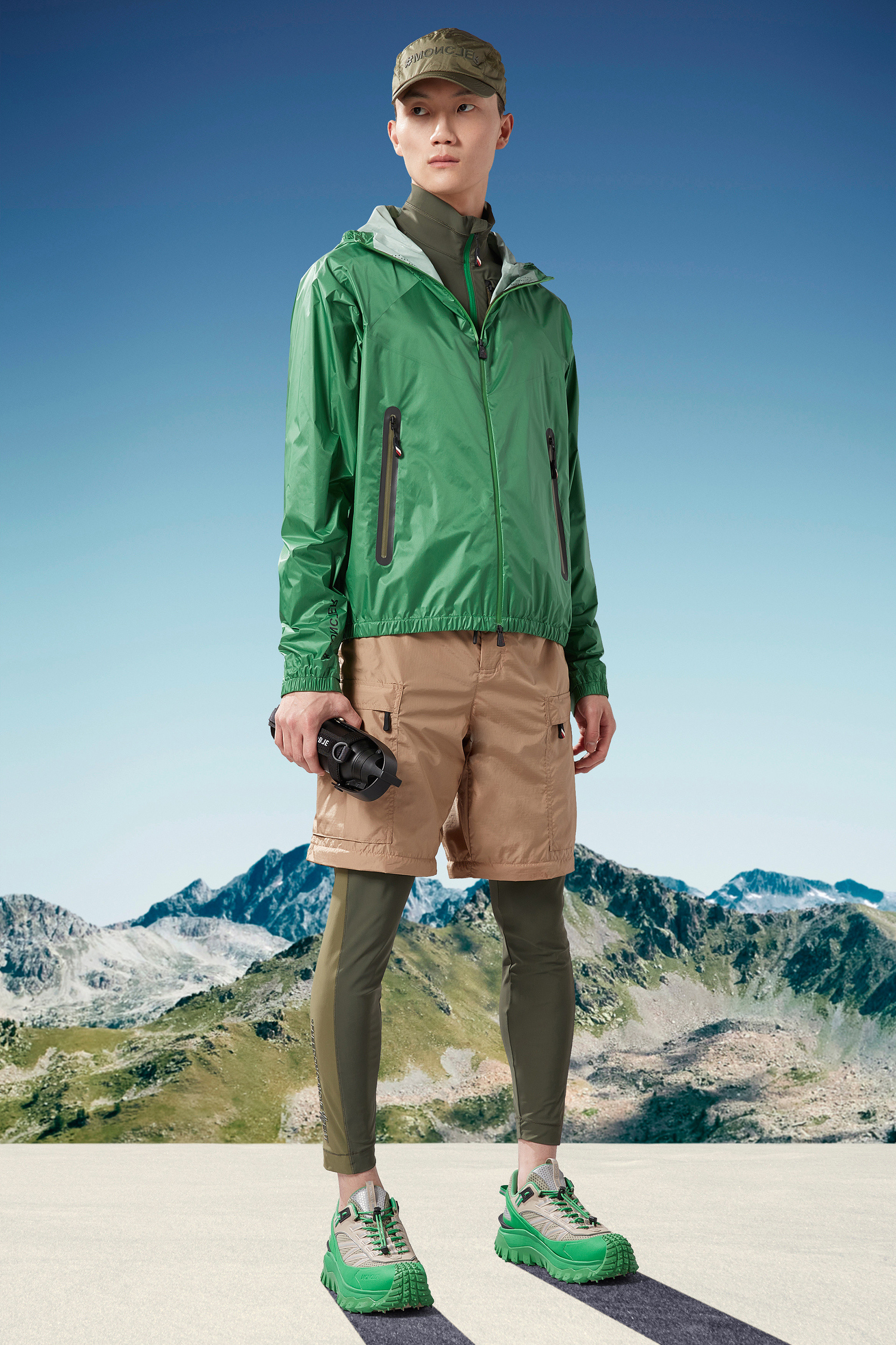 Moncler Drawstring Detachable-leg Trousers In Brown