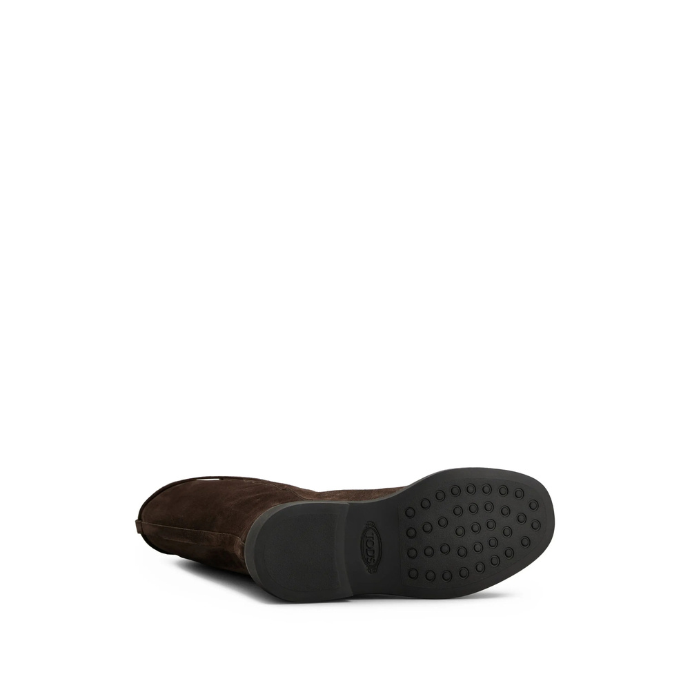 Tod's Round Toe Boots In Brown