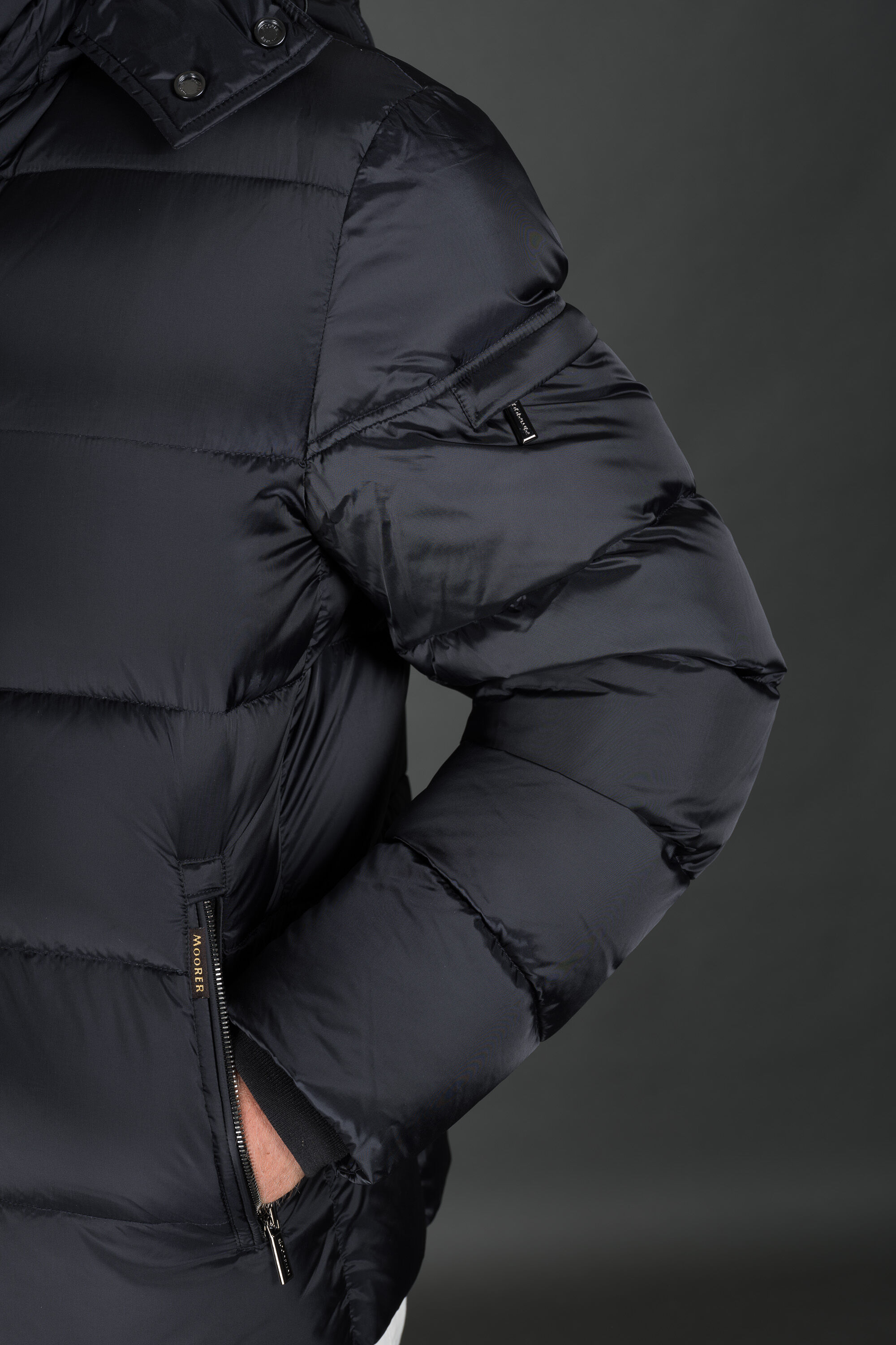 Moorer Brett-sh Hooded Zipped Down Jacket In Black