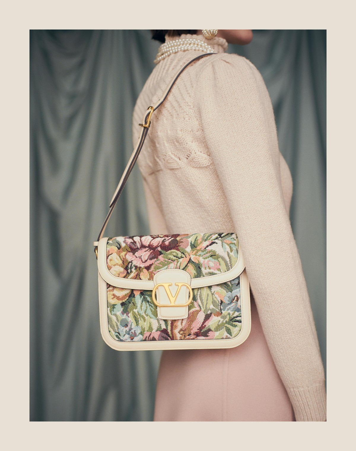 Valentino 9 To 5 Jacquard Voyage Vlogo Shoulder Bag In Nude