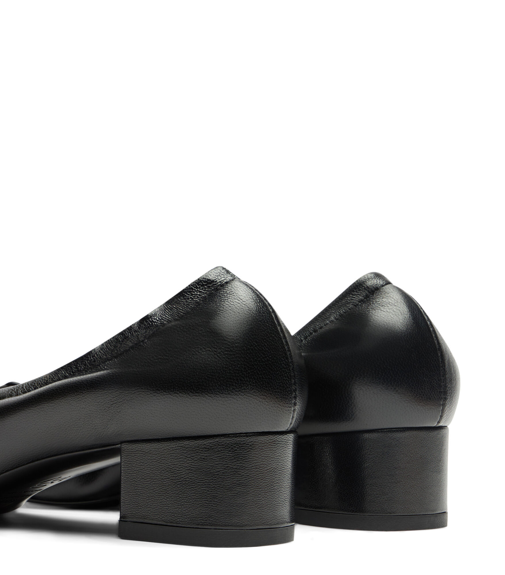 Stuart Weitzman Bria 35 Ballet Heels In Black