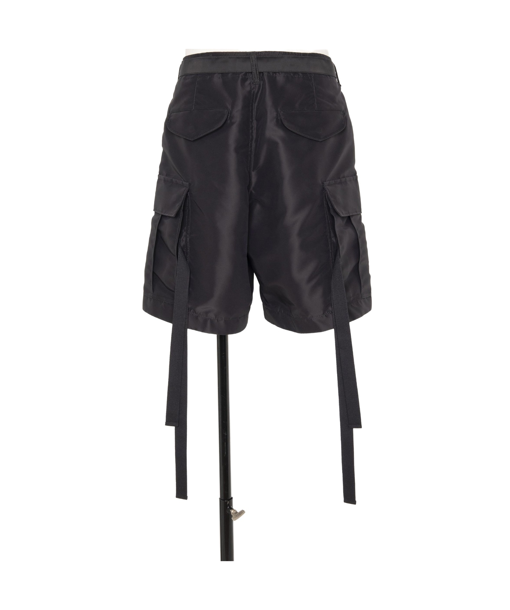 Sacai Belt-loop Shorts In Black
