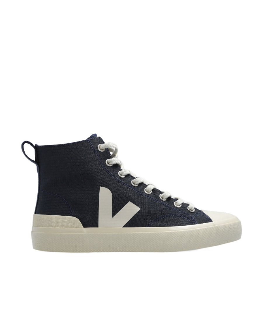 Veja Logo Board Shoes In Black
