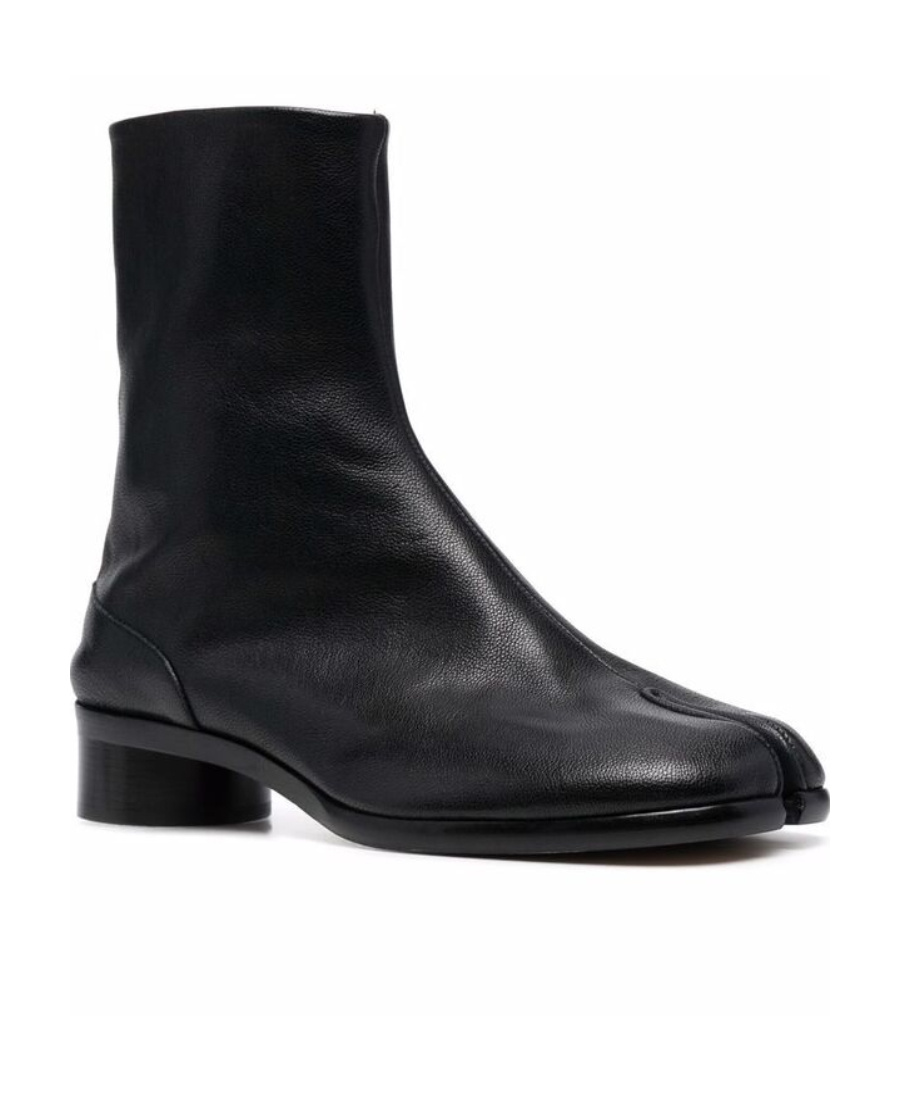 Maison Margiela Tabi Split-toe Textured-leather Boots In Black
