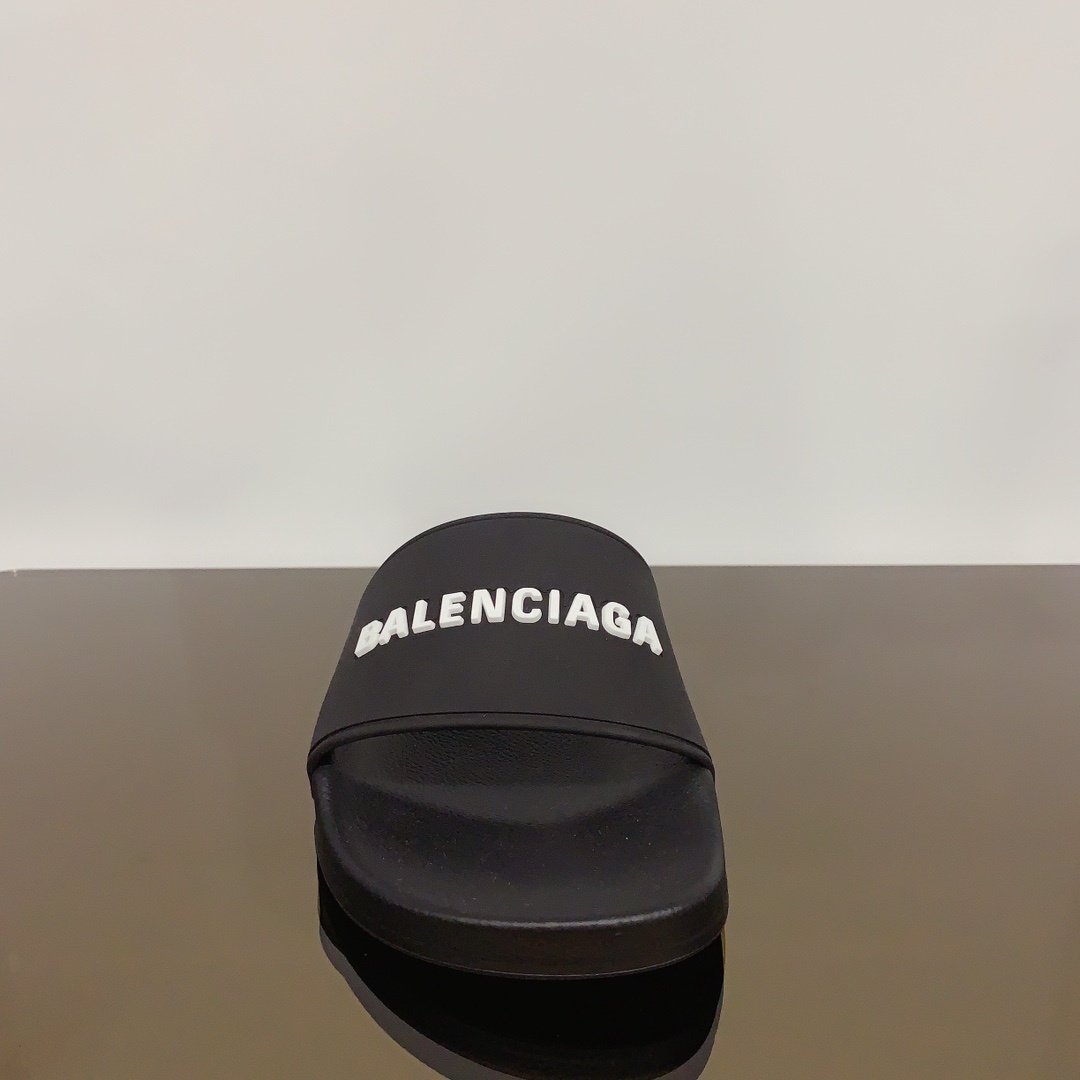 Balenciaga Slide Sandals With Open Toe And Flat Sole In Black