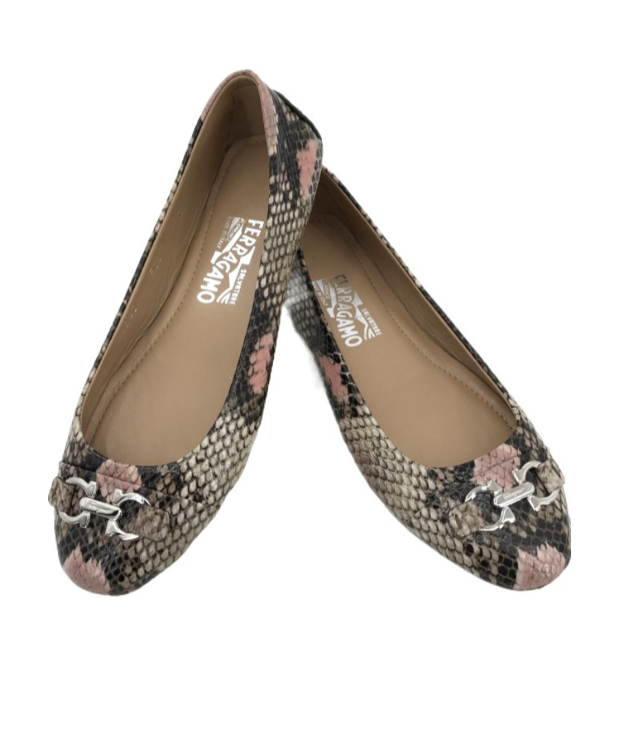 Ferragamo Logo Details Flat Shoes In Multicolor