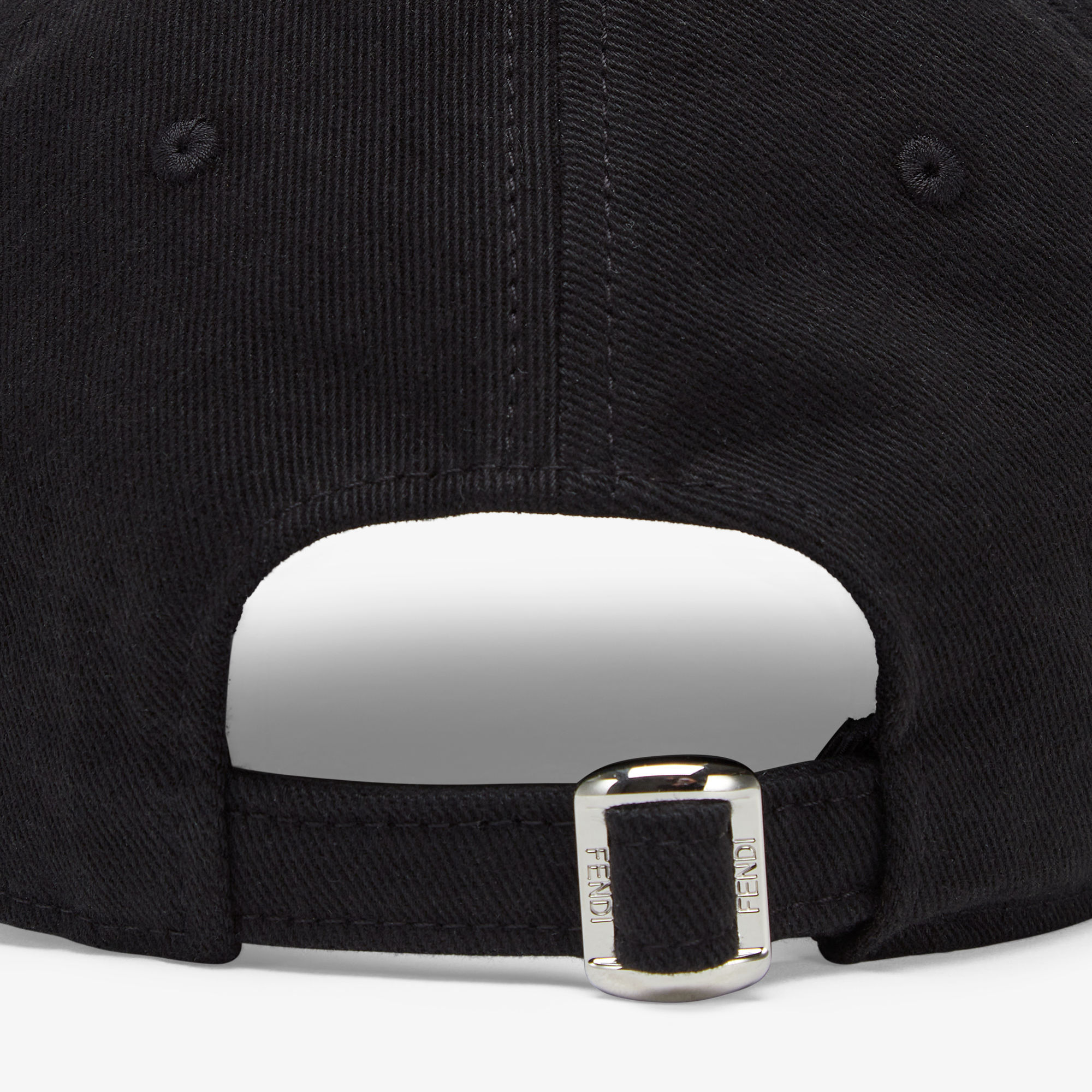 FENDI FENDI LOGO EMBROIDERED BASEBALL CAP