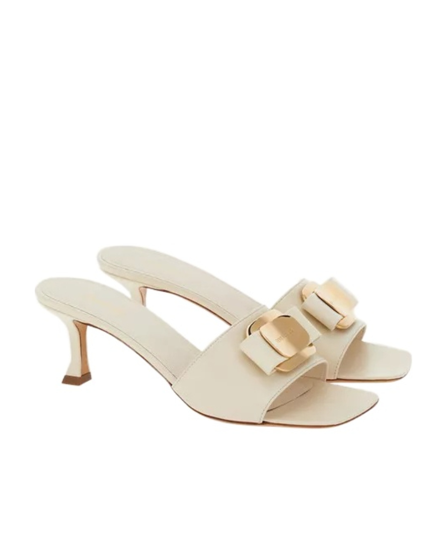 Ferragamo Mules Mid Heel Bow Detailing In Nude
