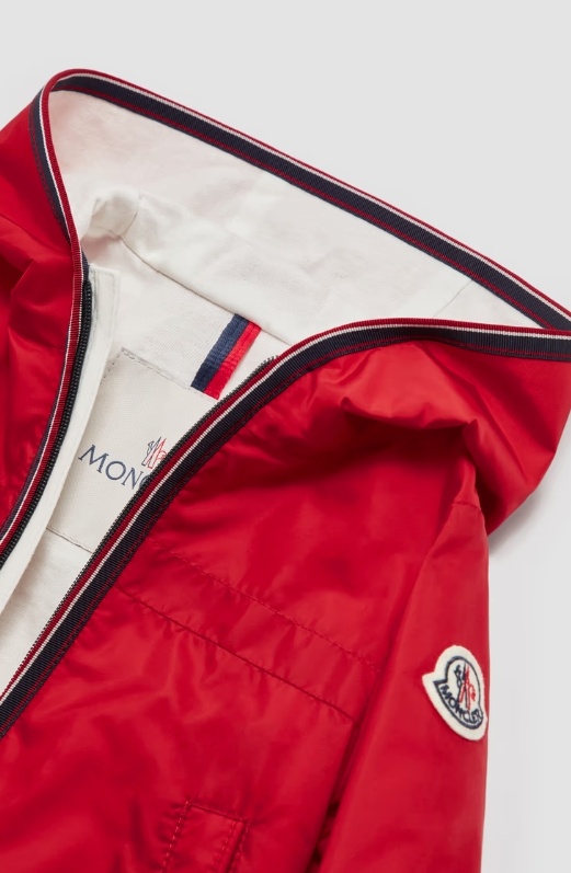 Moncler Logo Patch Hooded Jacket In Red