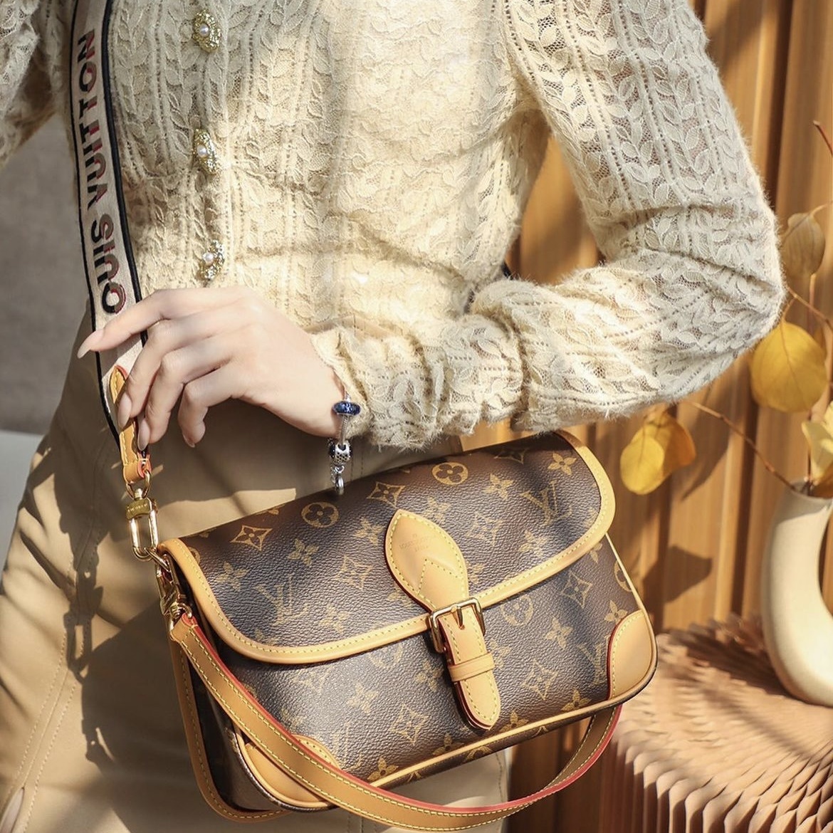 Pre-owned Louis Vuitton Diane Shoulder Backpack In Black